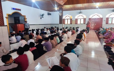 Pembiasaaan Siswa MI Al-Munawarah Ikuti Dzikir dan Sholat Dhuha